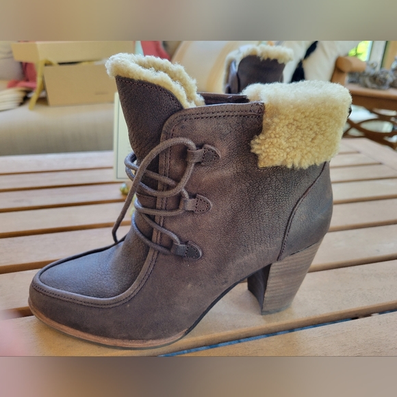 UGG Women's Brown Shearling Boots - Picture 4 of 12